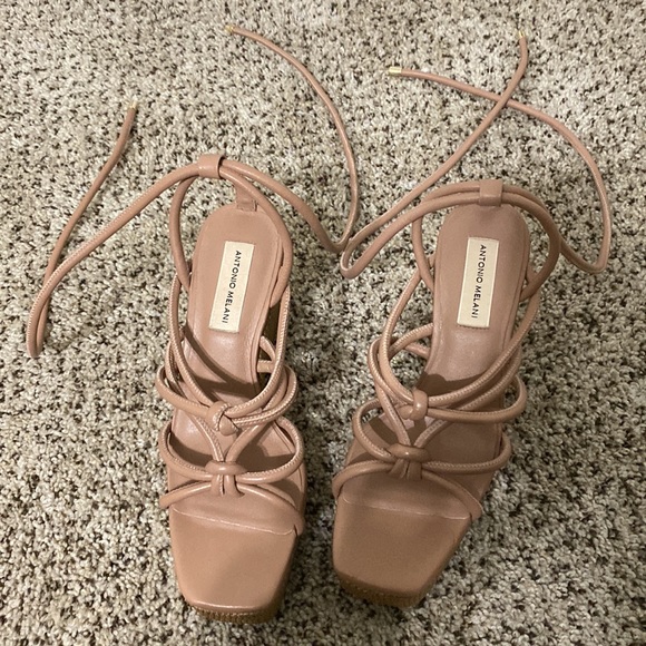 NWOT Antonio Melani wrap around the ankle, nude strappy wedges - size 8.5 - Picture 2 of 7